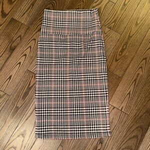 Checkered pencil skirt